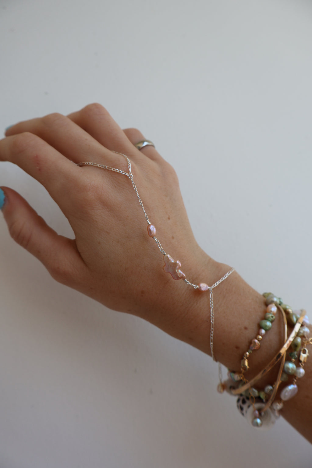 Ayla Handchain