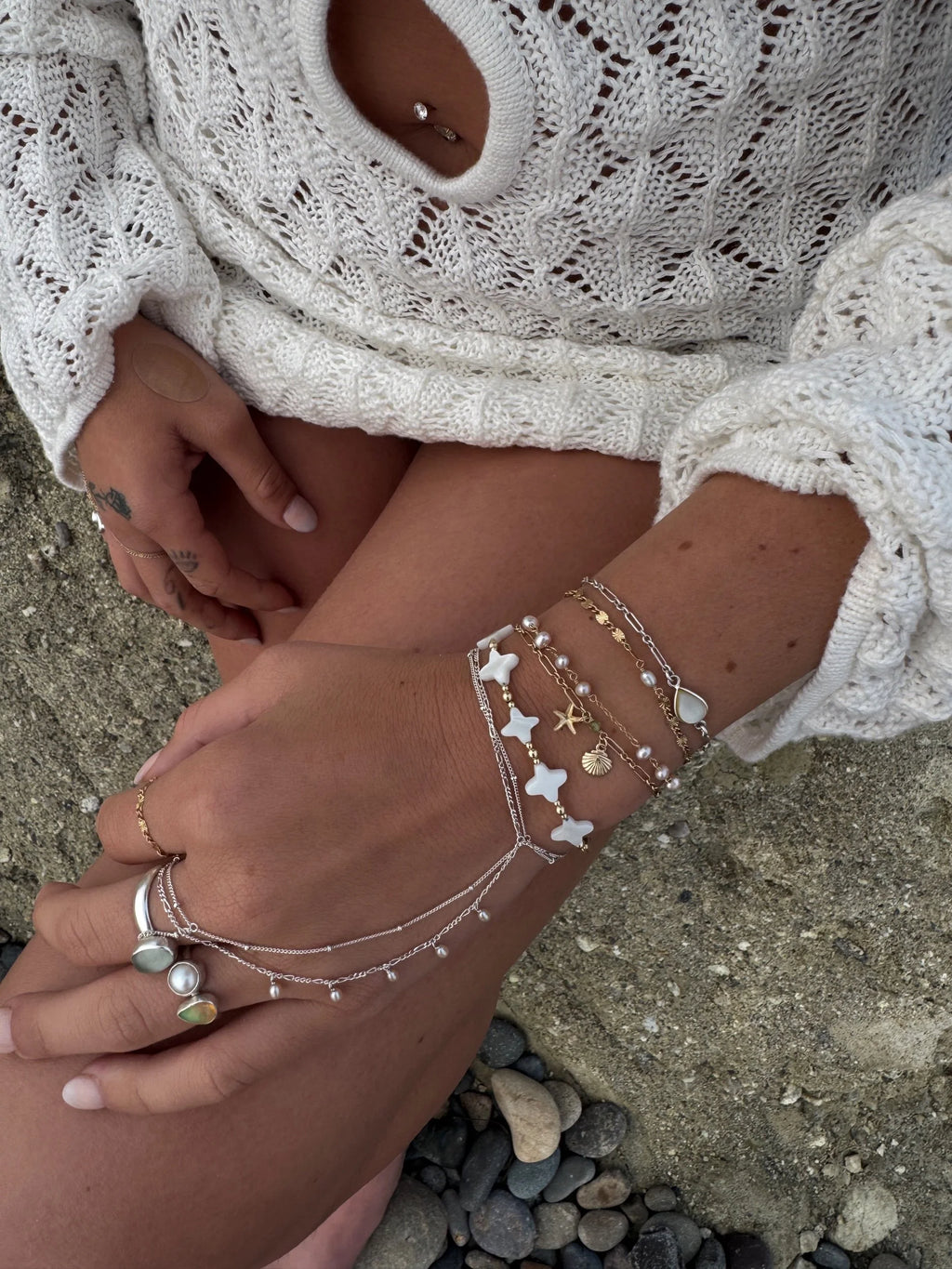 Glow Handchain