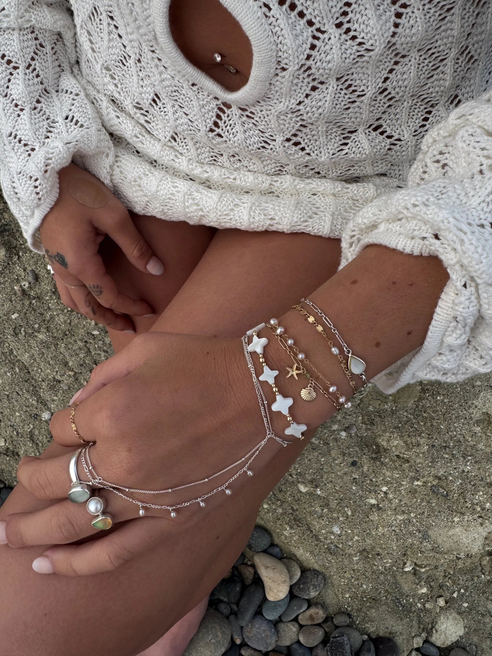 Glow Handchain