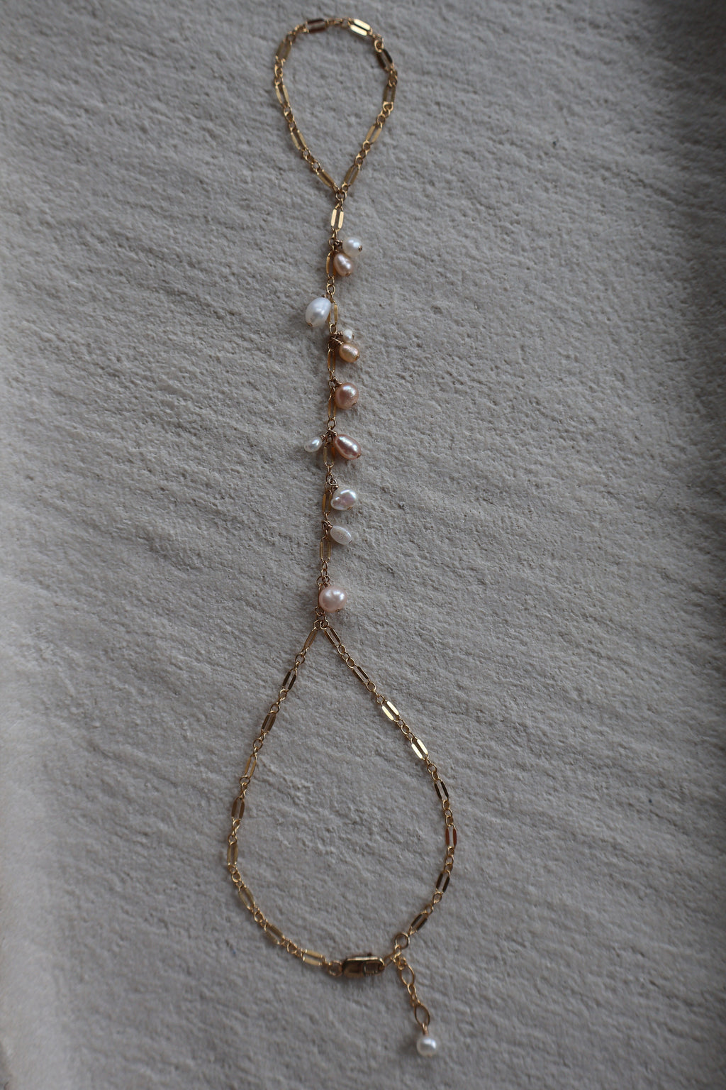 Nola Handchain