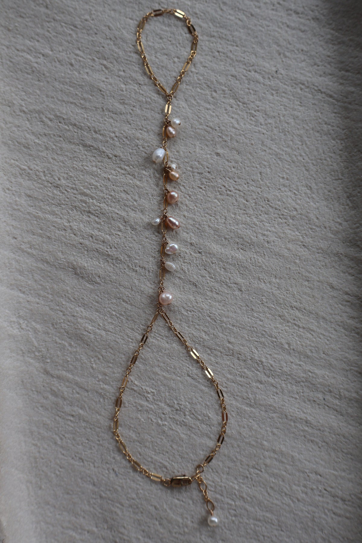 Nola Handchain