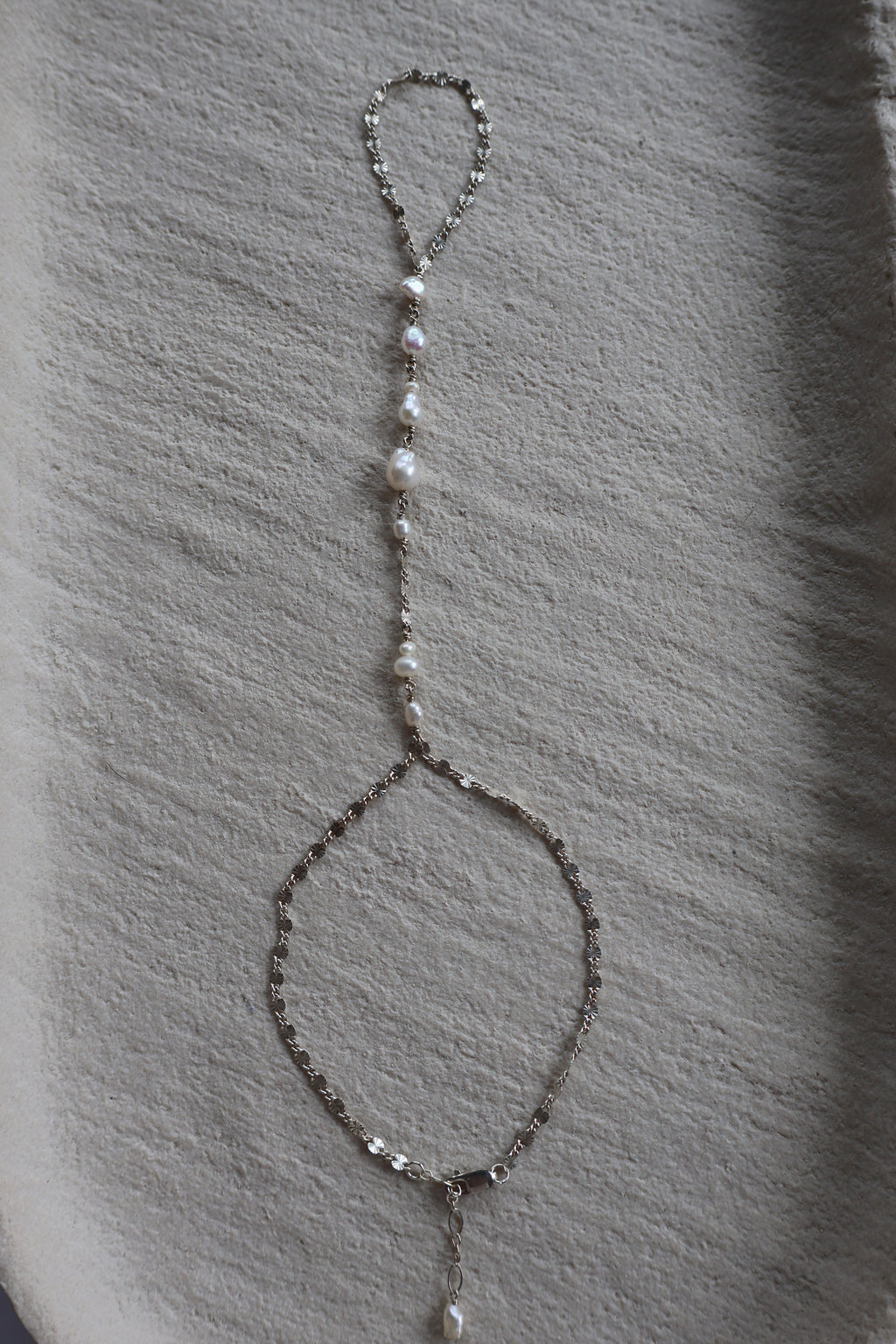 Nia Handchain