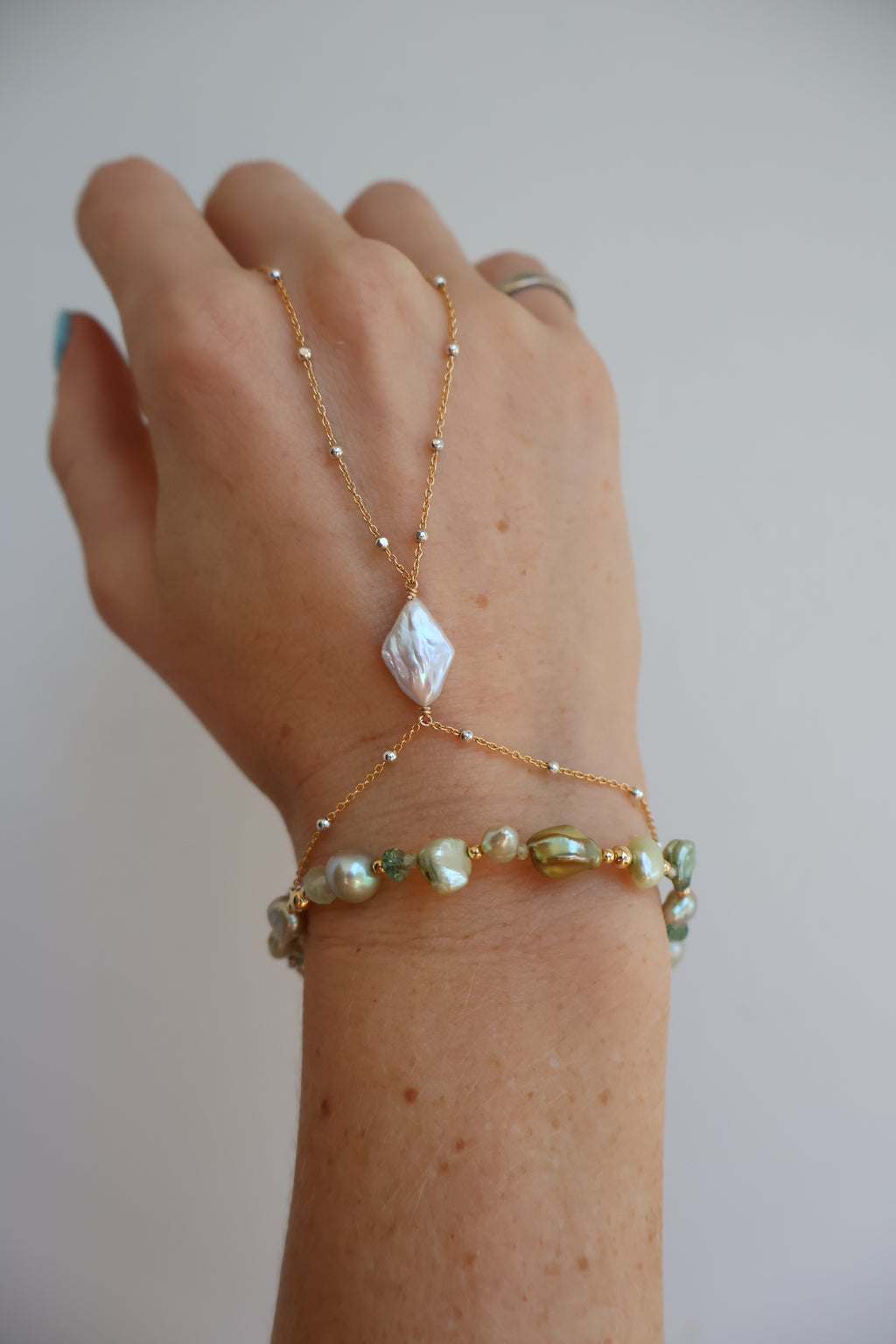 Leucadia Handchain