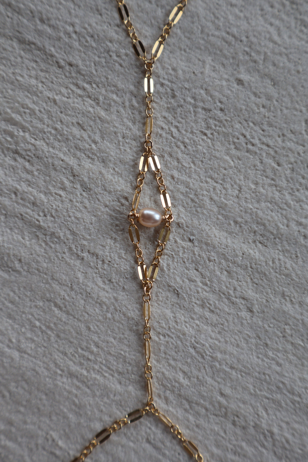 Delphine Handchain