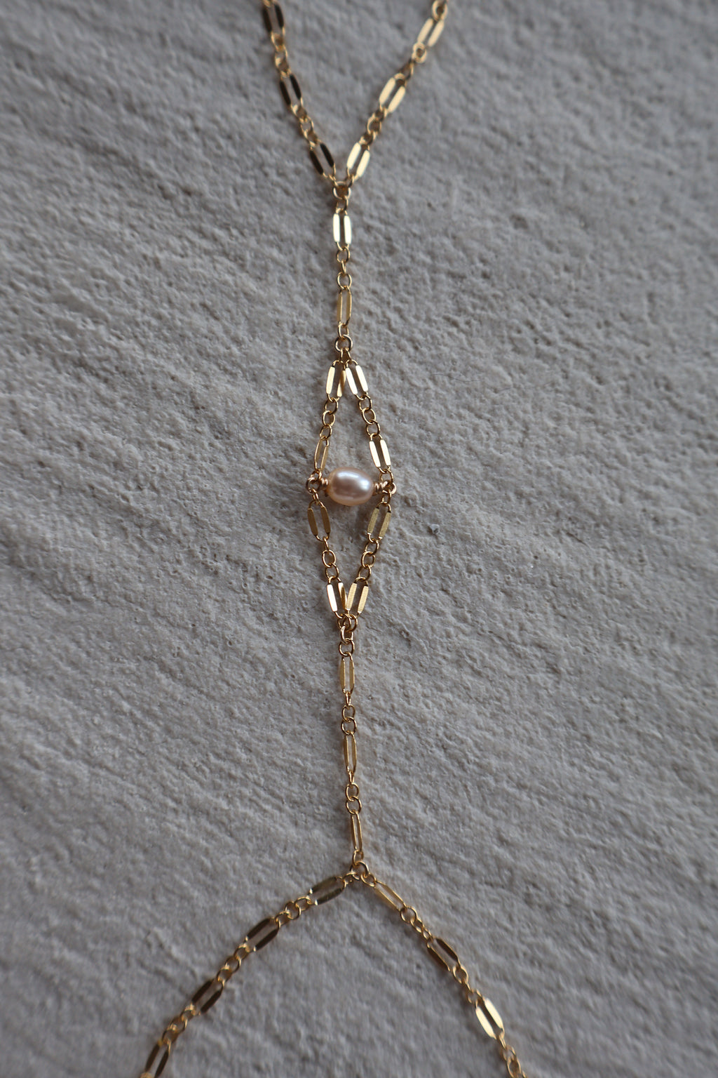 Delphine Handchain