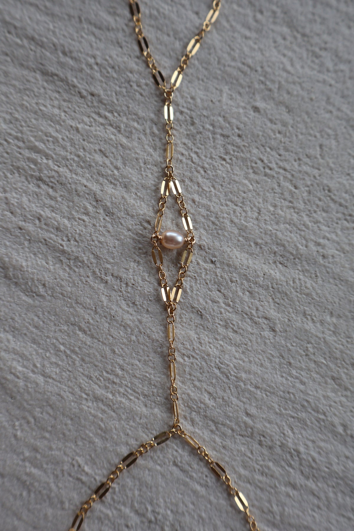 Delphine Handchain