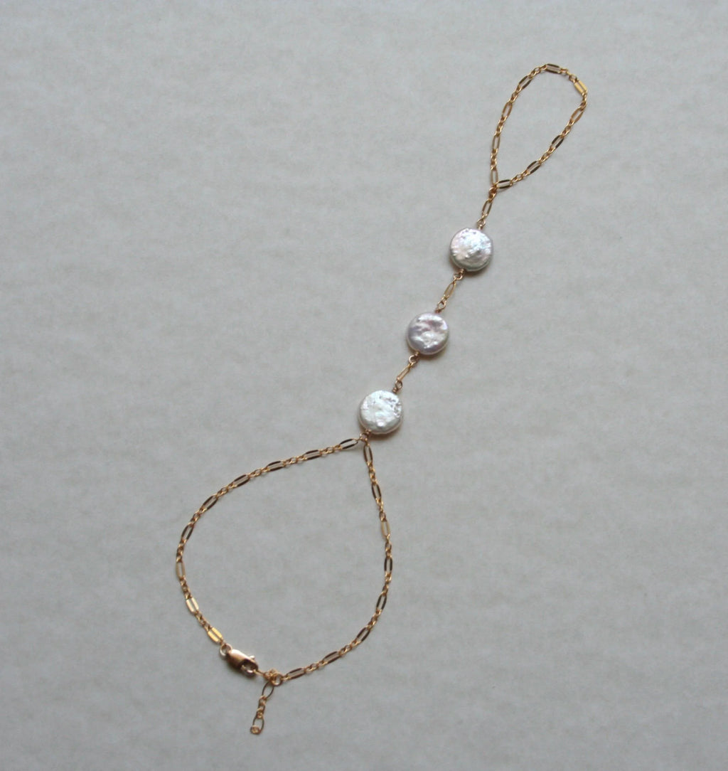 Full Moon Handchain
