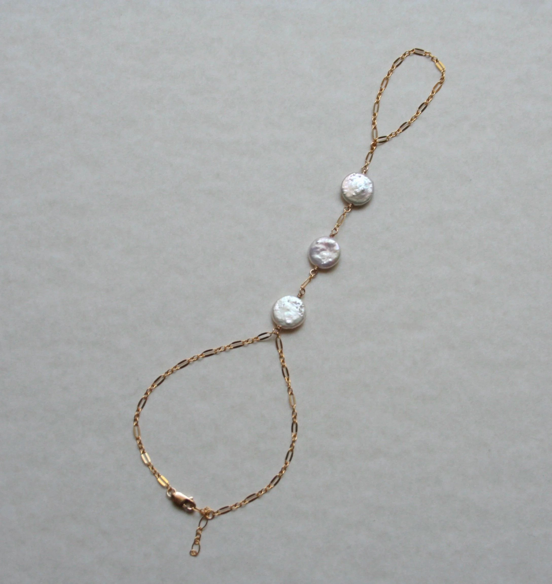 Full Moon Handchain