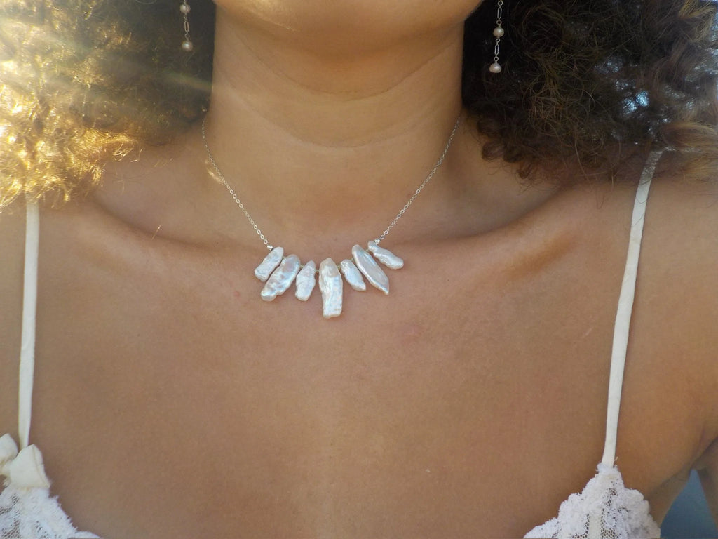 Seven Floating Pearls Necklace