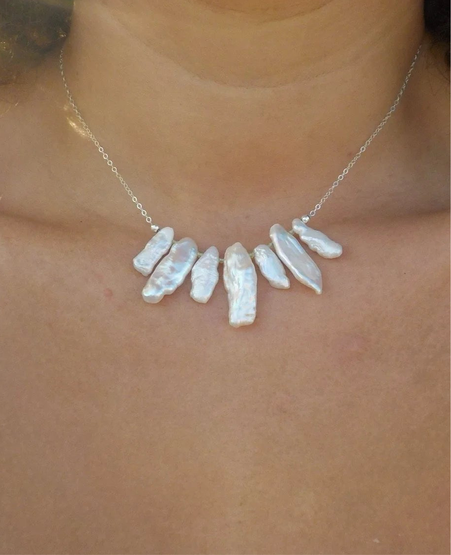 Seven Floating Pearls Necklace