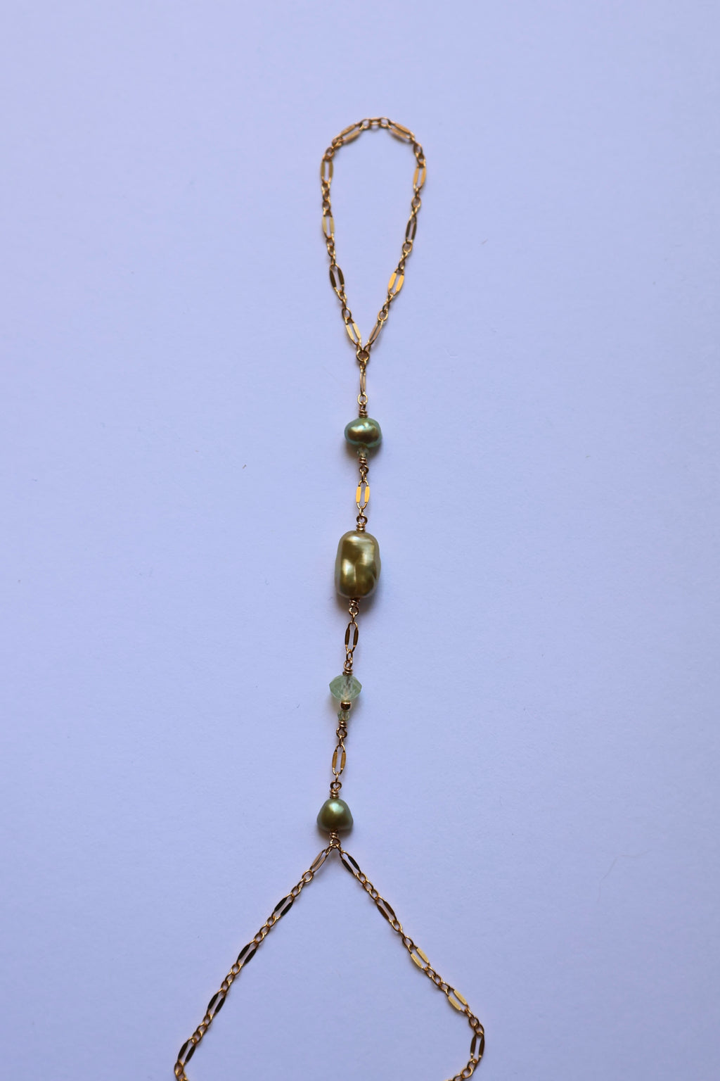 Avery Handchain