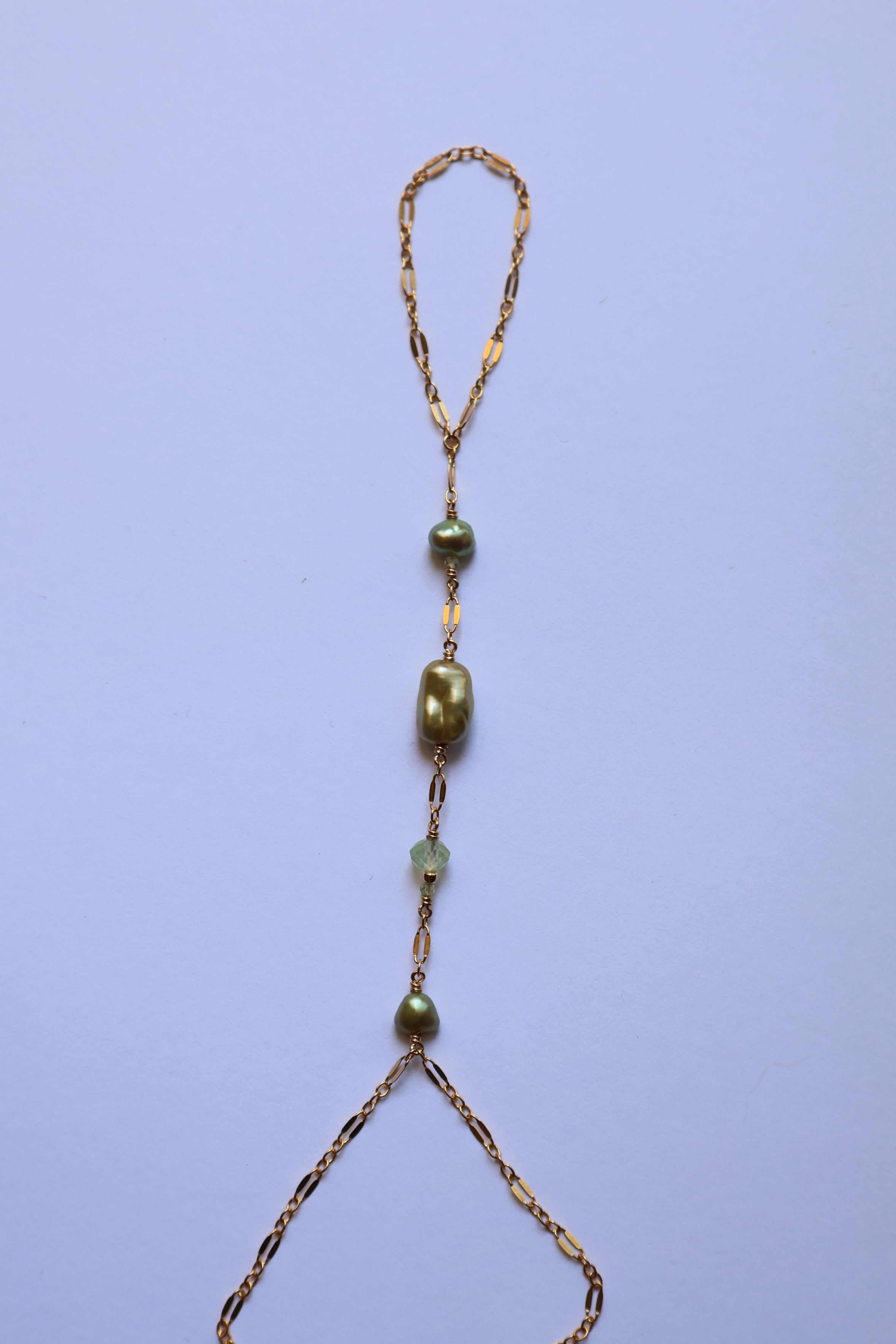 Avery Handchain